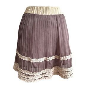 Très Bien USA Y2K Pleated Mini Skirt Lace Trim Romantic Cottagecore Kawaii Style